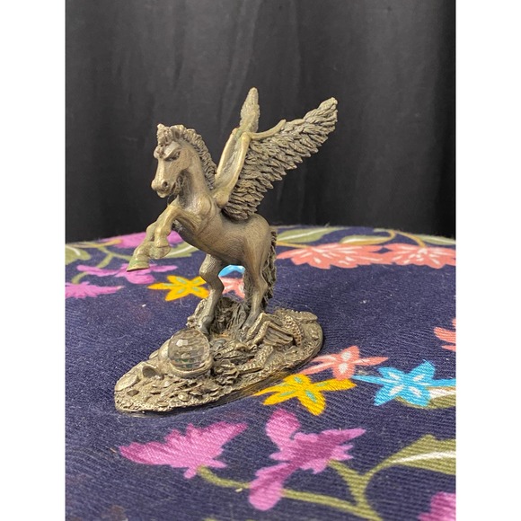 Pewter Pegasus Myth/ Magic Figurine “The Defender of the Crystal” by A G Slocomb - Picture 2 of 12